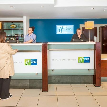 Holiday Inn Express York By Ihg Exterior foto