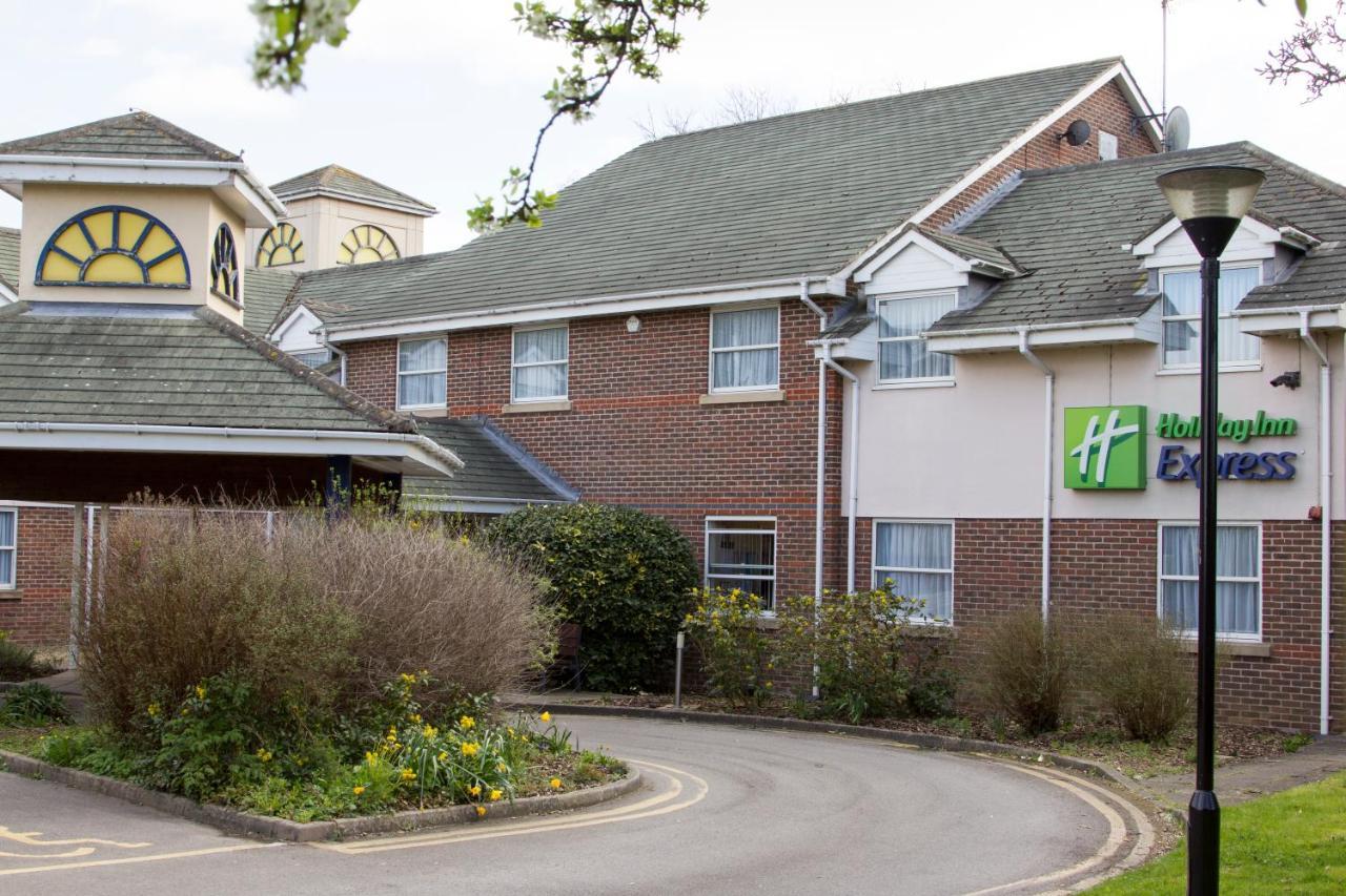 Holiday Inn Express York By Ihg Exterior foto