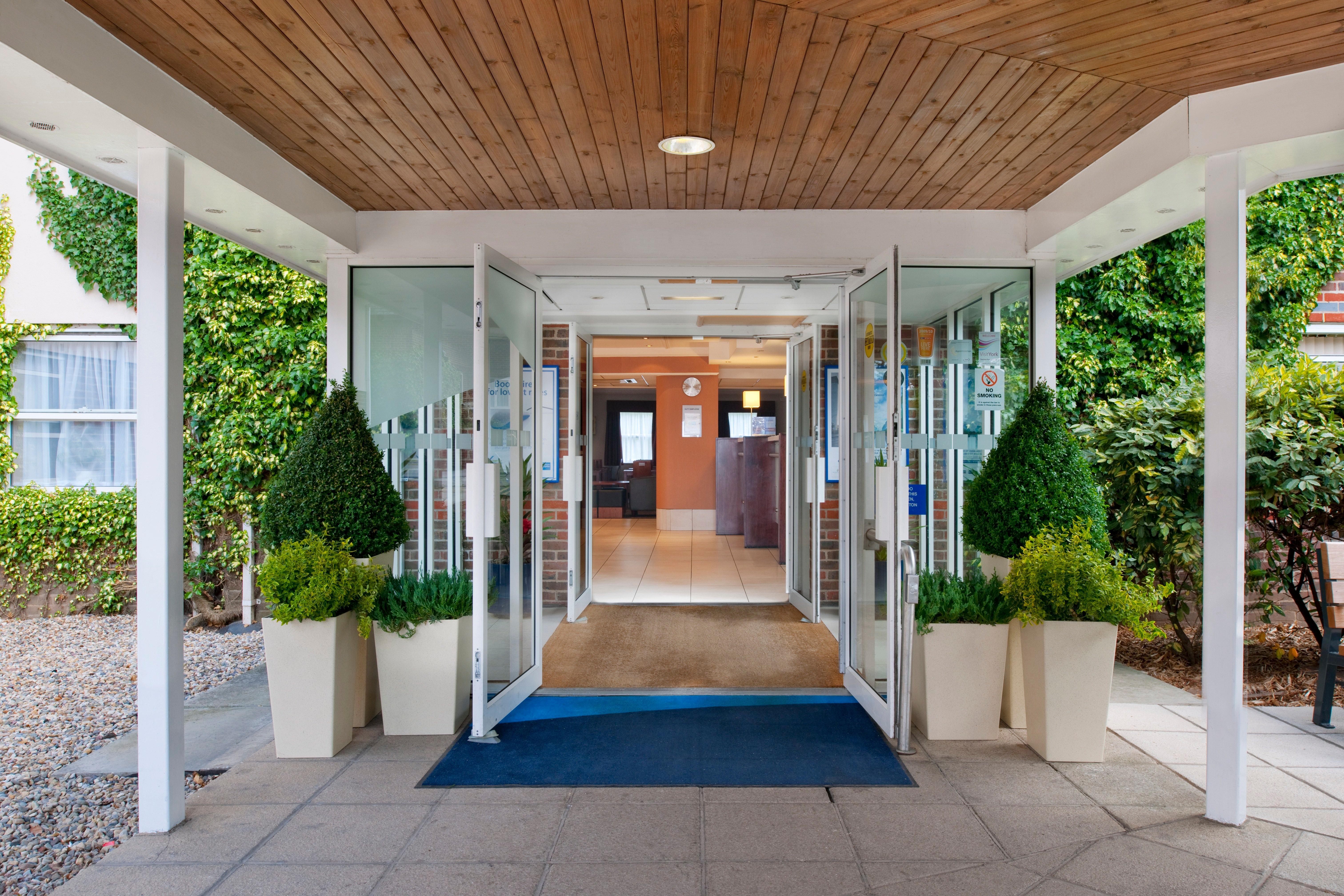 Holiday Inn Express York By Ihg Exterior foto